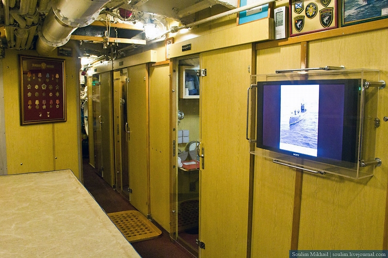 3-orang-rusia-bicara-tentang-kpal-selam-indonesia