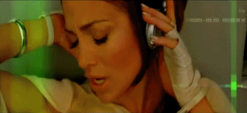 mirip-celana-melorot-harga-boots-jenifer-lopez-ini-bikin-melongo