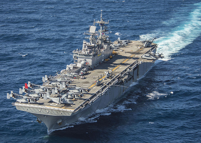 &#91;SANTAI&#93; LHD-6 merapat di BALI dikawal KRI-354 OWA &amp; KRI-841 Badau