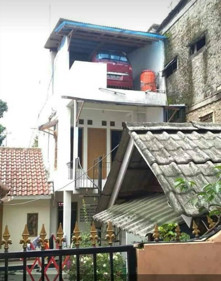 netizen-dibikin-emosi-lihat-depan-rumah-dibikin-garasi-sampai-makan-jalan