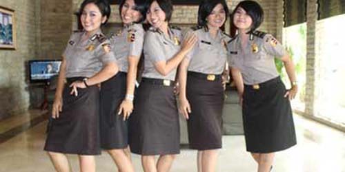 &#91;POLISI GEMUK&#93; Perut Gendut, 150 Polisi Dihukum Lari 3 Km +PIC bening inside