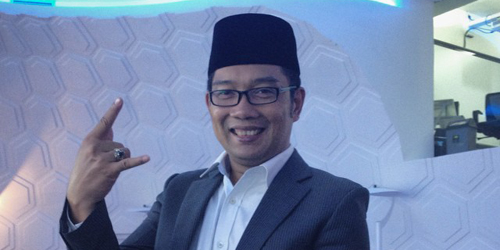 Ridwan Kamil Nonton Konser Guns N Roses, Banyak yang Ajak Selfie

