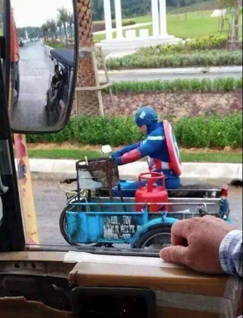 Captain America Antar Gas Elpiji Bikin Heboh