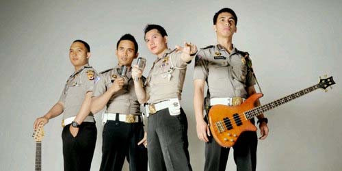 5 Grup Band Dengan keunikan Personelnya 