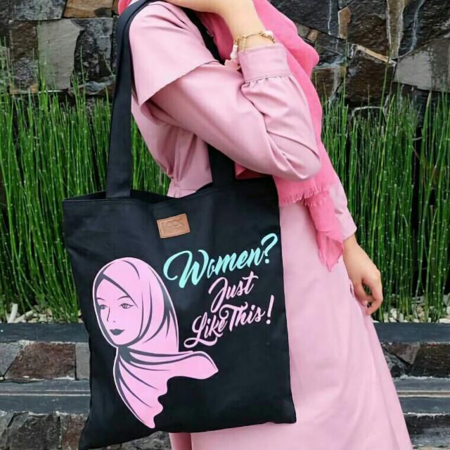 Yuk Intip Tote Bag Yang lagi Hits Buat Sista Hijabers !!!