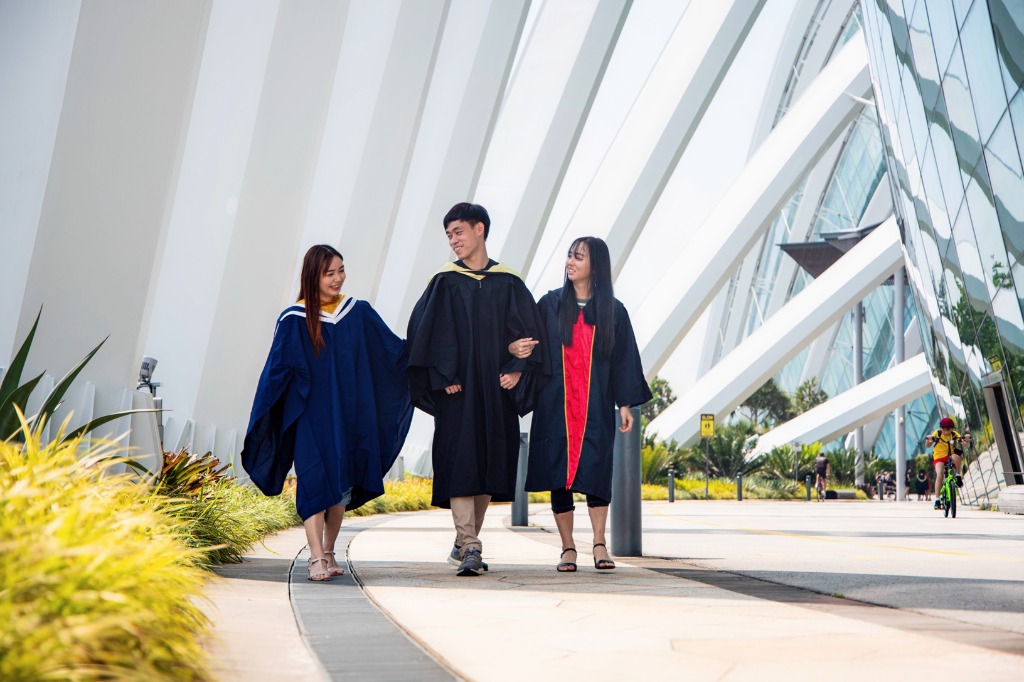 Tips Menulis Lamaran Kerja Untuk Fresh Graduate