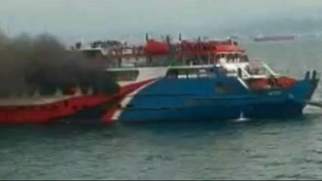 kapal-ferry-kmp-royce-1-terbakar-manifest-140-orang-tapi-jumlah-penumpang-456-orang