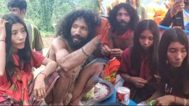 Viral Muncul Suku Togutil dari Pedalaman Hutan Halmahera, Pakar Duga karena Kelaparan
