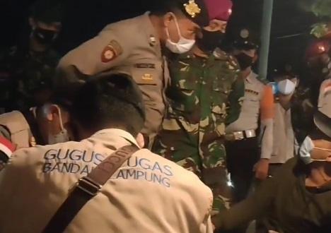 Viral Video Pedagang Bentak Balik Polisi karena PPKM, Curhatannya Pilu