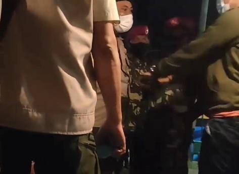 Viral Video Pedagang Bentak Balik Polisi karena PPKM, Curhatannya Pilu