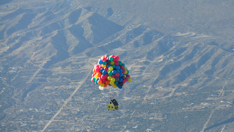 Flying House Di FILM &#039;UP&#039; (REAL)