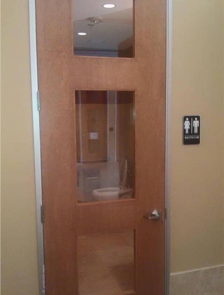Yakin Nih Mau Nyobain Buang Air Di Wc - Wc Umum Ini?