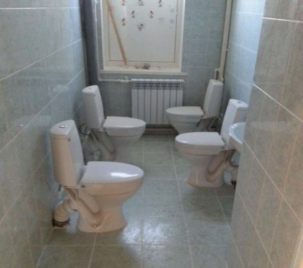 Yakin Nih Mau Nyobain Buang Air Di Wc - Wc Umum Ini?