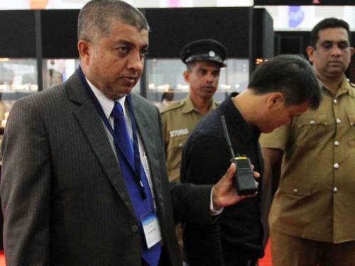 Dengan Berlian Palsu, Pria China Berusaha Mencuri yang Asli. Tapi Ditangkap