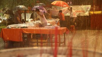 Warga Tionghoa Sajikan Buka Puasa Gratis di Vihara