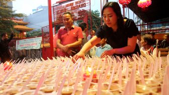 Warga Tionghoa Sajikan Buka Puasa Gratis di Vihara