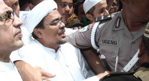 Polisi ke Rizieq: Kalau Tak Pulang, Rugi Sendiri