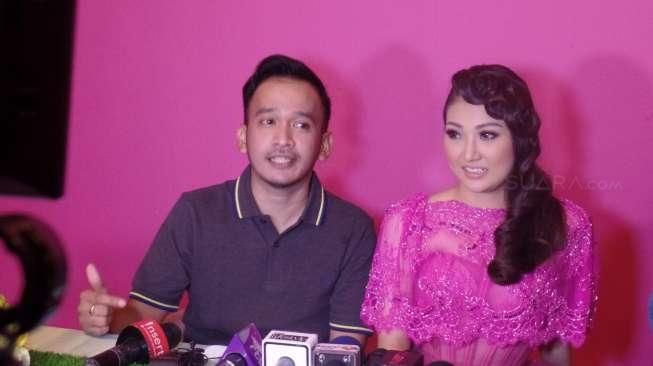  Restoran Terbakar, Istri Ruben Onsu Juga Kecelakaan Mobil