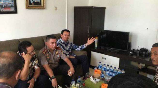 Resmi ditahan, Ini Foto Ahok Masuk Rutan Cipinang 