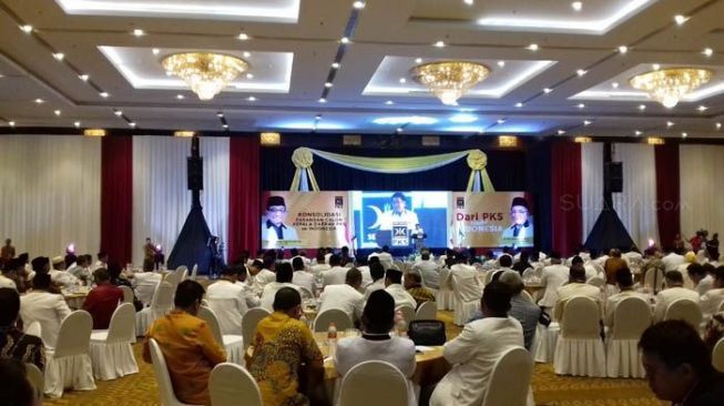 pks-klaim-mayoritas-rakyat-indonesia-ingin-ganti-presiden-di-2019
