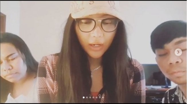 Gara-gara Hina Manokwari, Lucinta Luna Di laporkan Ke Polisi!