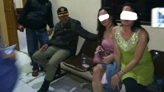 Aku Biasa Dieksekusi di Bawah Pohon, Uangnya Buat Kuliah