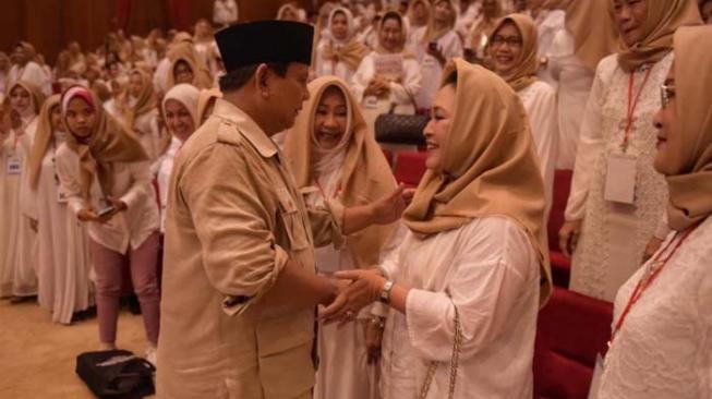 Ramai Didoakan Rujuk, Apa Alasan Prabowo dan Titiek Soeharto Bercerai?