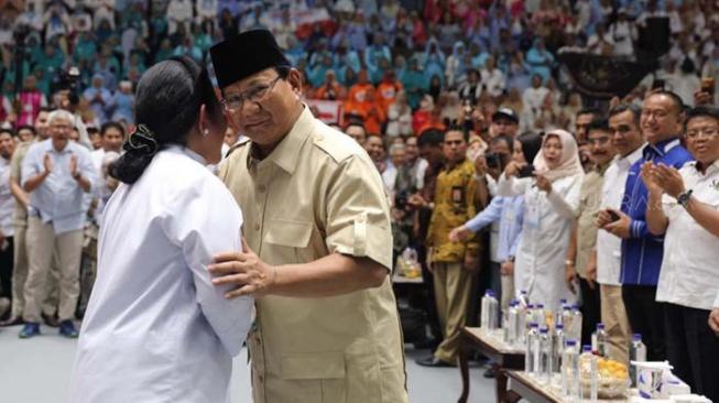 Ramai Didoakan Rujuk, Apa Alasan Prabowo dan Titiek Soeharto Bercerai?