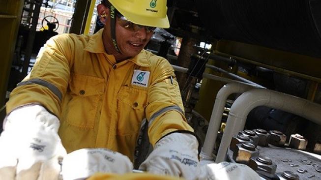 Jual BBM Lebih Mahal, Keuntungan Pertamina Lima Kali Lebih Kecil dari Petronas