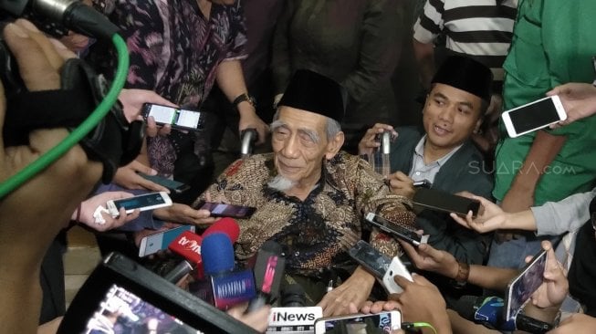 Abu Janda Ingat Nasihat Mbah Moen: Jangan Gampang Kafirkan Orang