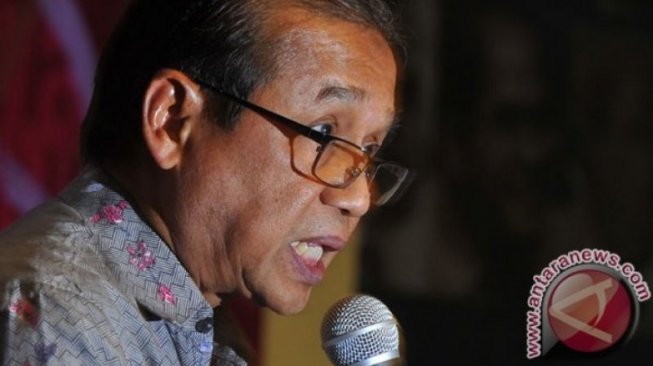 Sujud Syukur Prabowo, Busyro: Syukuran Kemenangan Ukurannya Apa