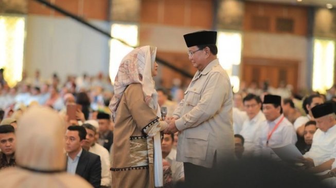 Putra Tunggal Prabowo Puji Kecantikan Titiek Soeharto Bak Bunga Teratai