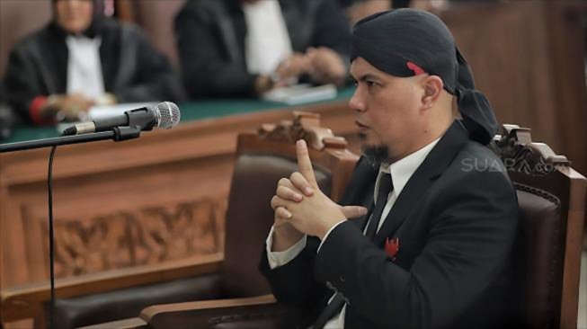 Ribuan Orang Siap Sambut Kebebasan Ahmad Dhani dari Penjara