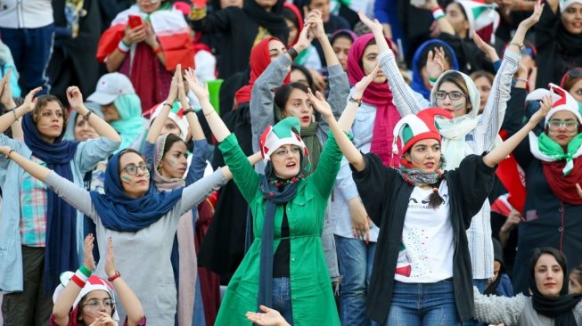 Setelah 40 Tahun, Perempuan Iran Akhirnya Ramaikan Pertandingan di Stadion