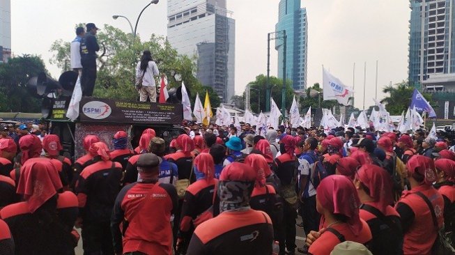 ribuan-buruh-bakal-aksi-tolak-omnibus-law-di-gedung-dpr-siang-nanti