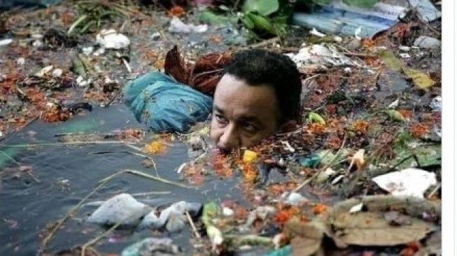 Viral Foto Anies Berendam di Air Penuh Sampah, Pemprov: Keterlaluan!