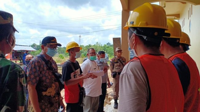 camat-sidak-basecamp-13-tka-cina-di-muaraenim-tak-pegang-surat-izin