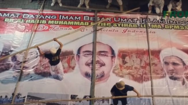 Minta Poster Rizieq Dibongkar, Dewi Tanjung: Jika FPI Marah Berarti Teroris