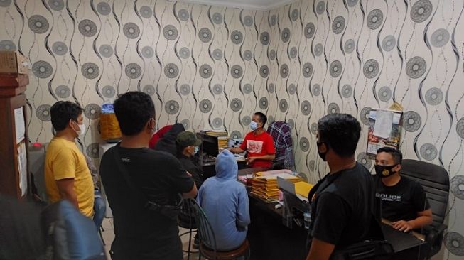 Terungkap! Artis ST dan SH Terciduk saat Sedang Threesome dengan Pelanggan