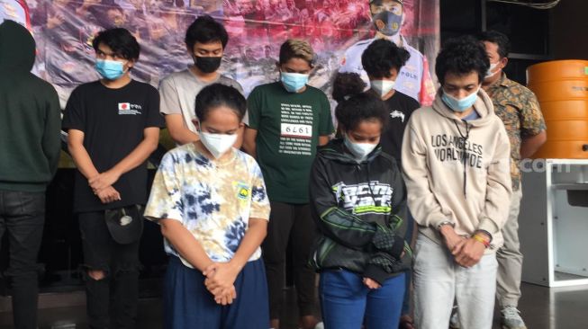 2 Cewek Geng Motor Keroyok Polisi, Gabriela & Anastasia Jadi Tersangka