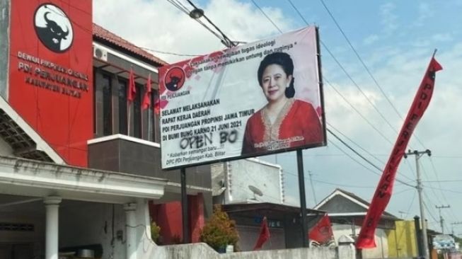 Baliho Puan Maharani Ditulisi 'Open BO', PDIP: Vandalisme Picisan!