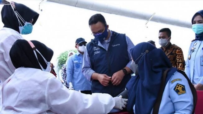 Anies: 7,5 Juta warga di Jakarta Sudah Divaksin, Lampaui Target Presiden