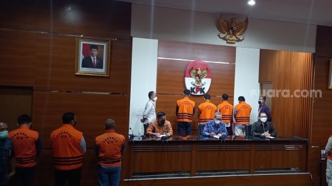 10-anggota-dewan-muara-enim-ditahan-kpk-paling-banyak-politisi-pdip-dan-demokrat