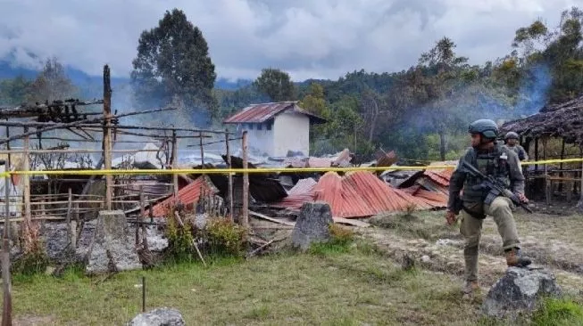 Soal Operasi Damai Cartenz, Ambrosius: Orang Papua Resah Hidup dalam Tekanan