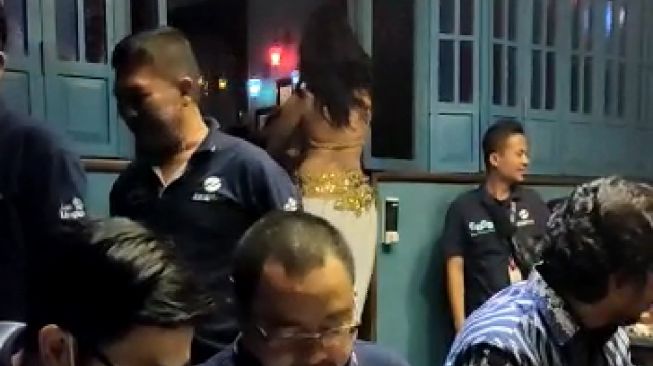 Video Direksi TransJakarta Diduga Rapat Sambil Nonton Tari Perut, Ikut Joget