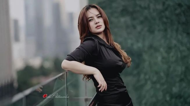 Akhirnya Terjawab Alasan Wanita Cantik Pilih Mundur Jadi Aspri Hotman Paris Padahal 