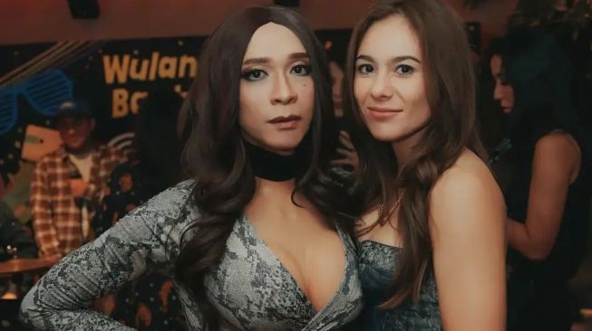 Rupanya, Ini Alasan Aming Sekarang Berpenampilan Layaknya Perempuan