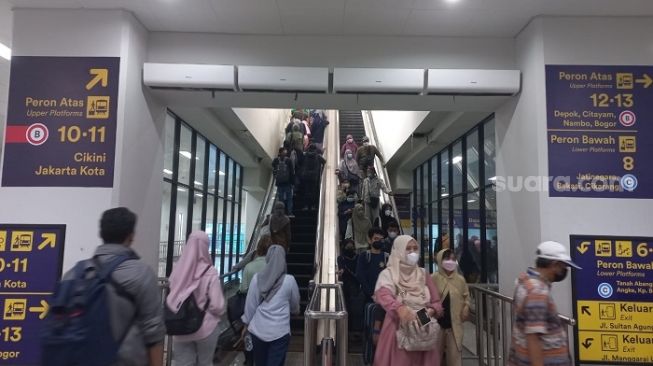 Netizen Kecam Perbedaan Tarif KRL: Jadi Orang Kaya Sekarang Lebih Mudah