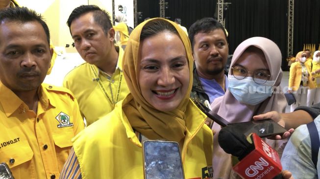 wanda-hamidah-boyongan-dari-nasdem-ke-golkar-tweet--orba-otoriter--diungkit