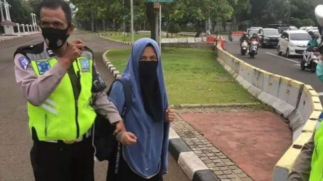.. Siti Elina Ternyata Pendukung Kelompok Teroris HTI Lewat Suami